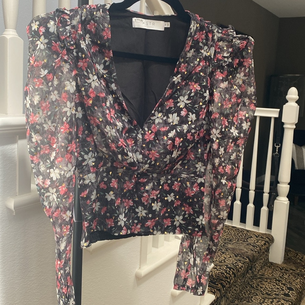 ASTR the Label Beverly Printed Puff Sleeve Top NWT Size XS